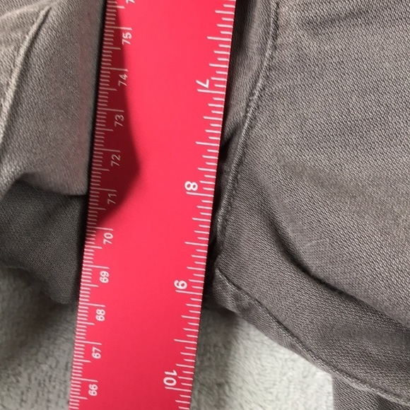 The North Face Women's Gray Chino Joggers Size M minor flaw - Picture 13 of 14